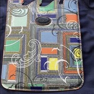 Bric’s NEW IPAD holder design by Francesca Versace